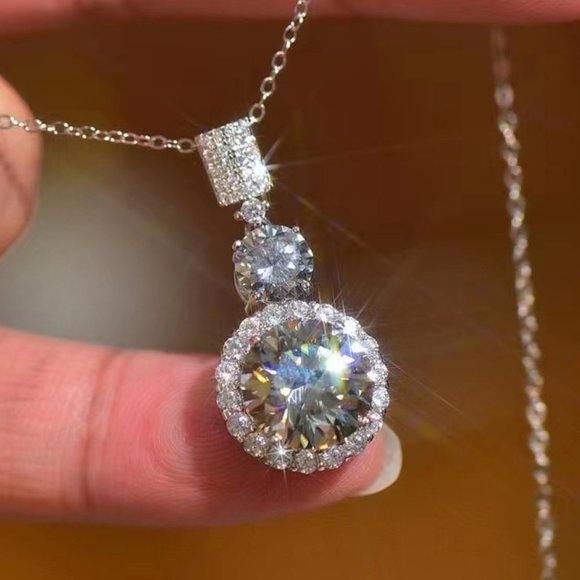 Certified 6ct. t.w. Moissanite Diamond Halo Pendant Necklace NEW - Picture 3 of 15